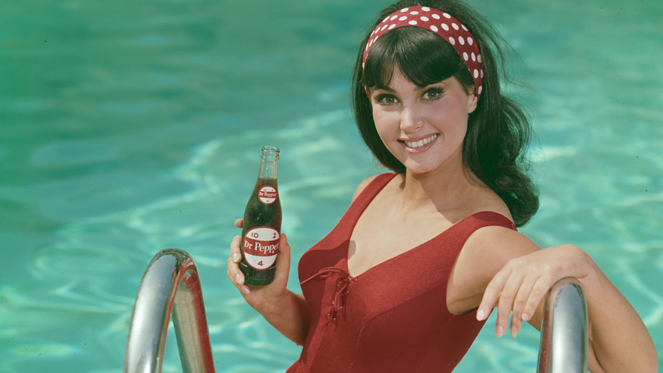 hot women love dr pepperのバナー