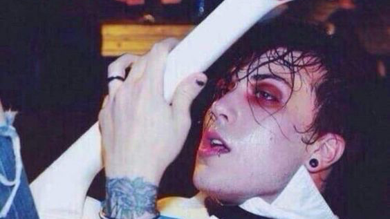 Frank Iero loversssのバナー