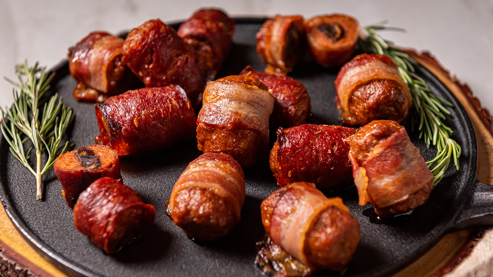 Tites Saucisses enrobées de baconのバナー