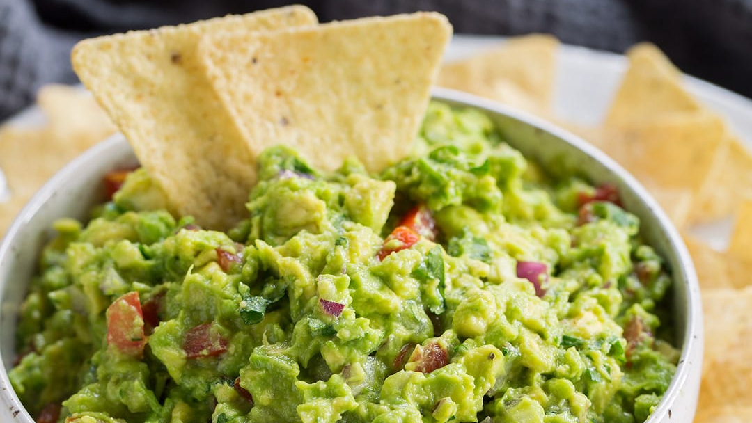 Chips 'N Guacのバナー