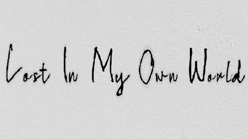 IN MY OWN WORLDのバナー