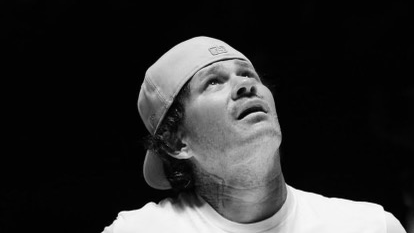 Tom DeLonge simp