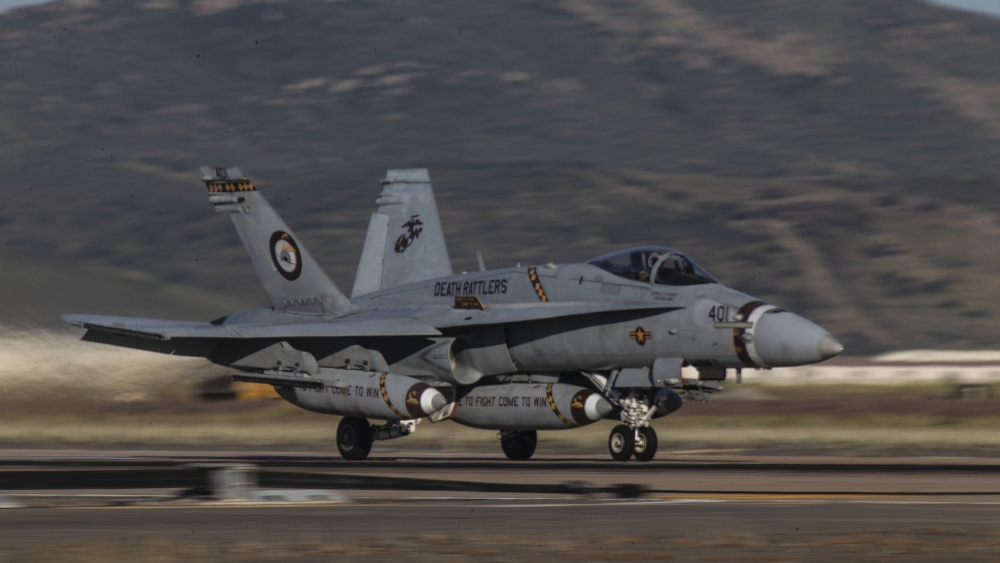 VMFA-323のバナー