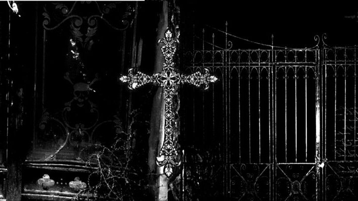 crucifixのバナー