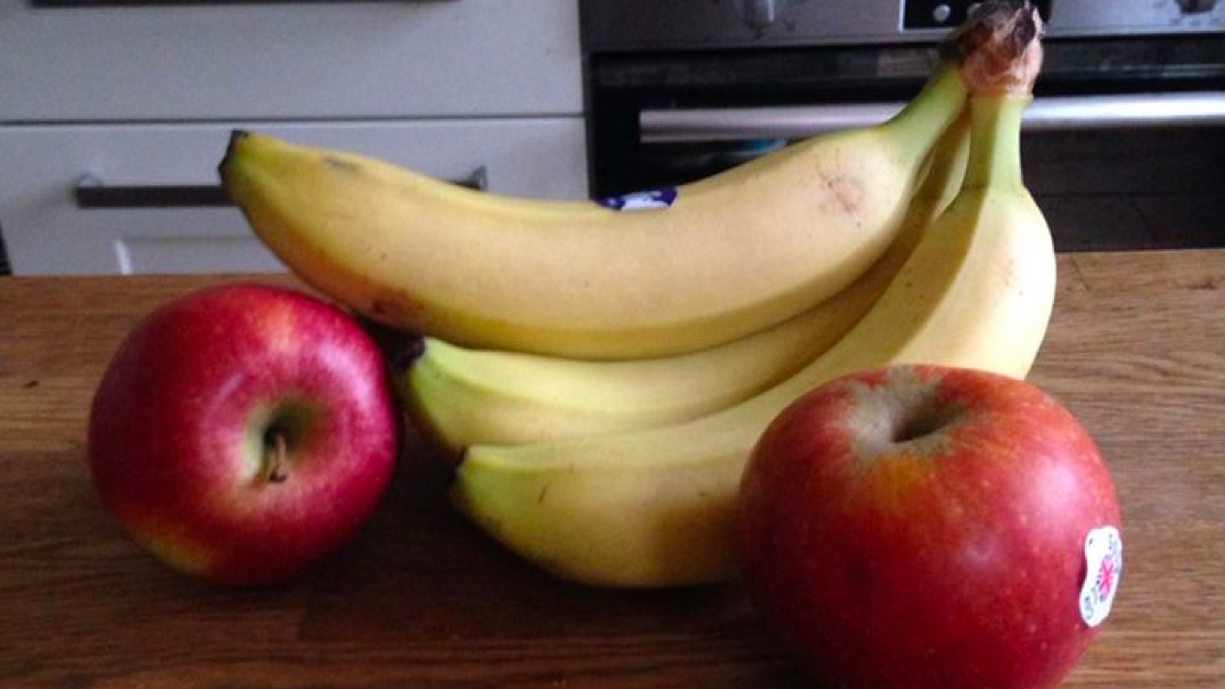 I Like Apples And Bananaaのバナー
