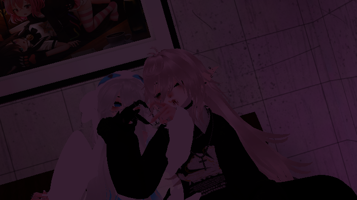 BRIE LOVES ME MORE SHES THE BESTのバナー