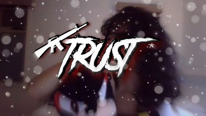 TRUST NO-ONEのバナー