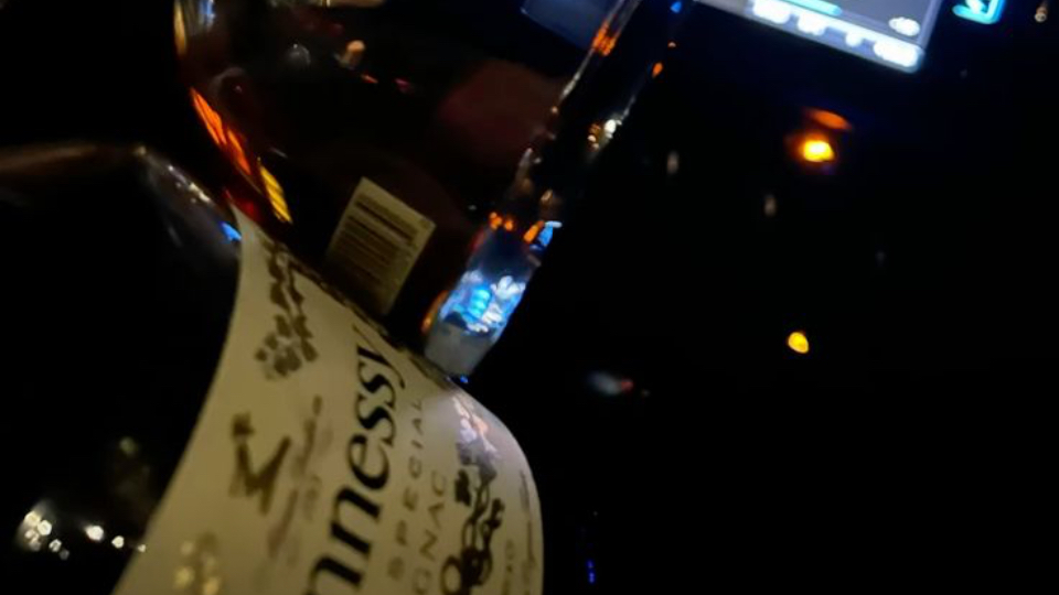 Me Hennessy and youのバナー