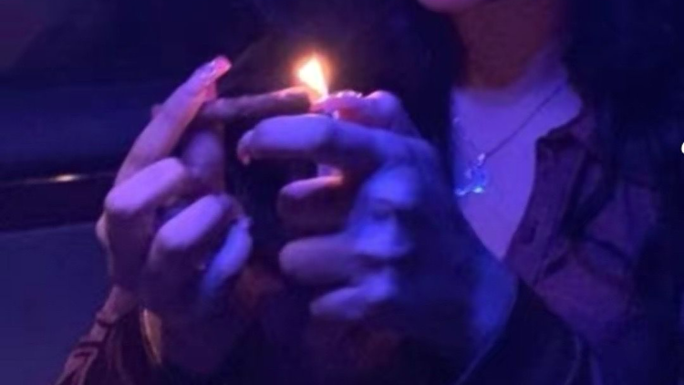 ¿Stoned¿のバナー