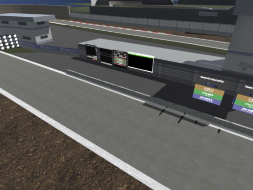 femmys race track ［outdated］