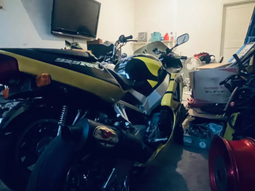 Rez garage