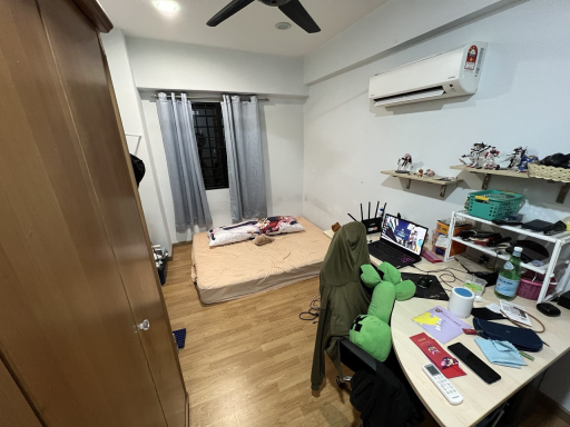 PlebiasFate's Room