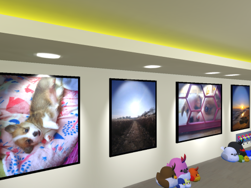 Satee Gallery Room