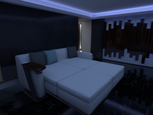 _ƎЯROOM_