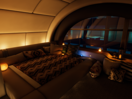 Luminous Hotel