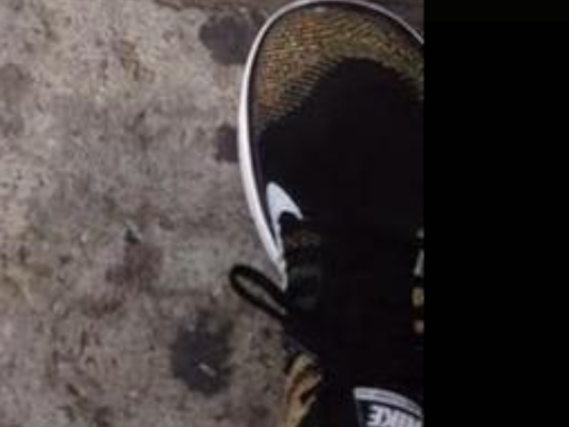 7's shoe