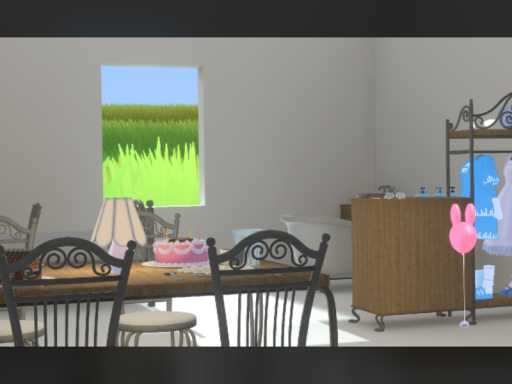 窓のある部屋 Room with a Window