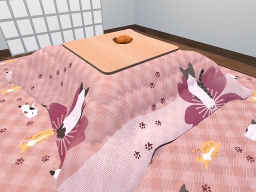 めくれるこたつ Mekureru Kotatsu